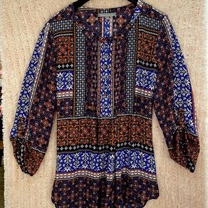 DANIEL RAINN shirt w/roll tab sleeves.